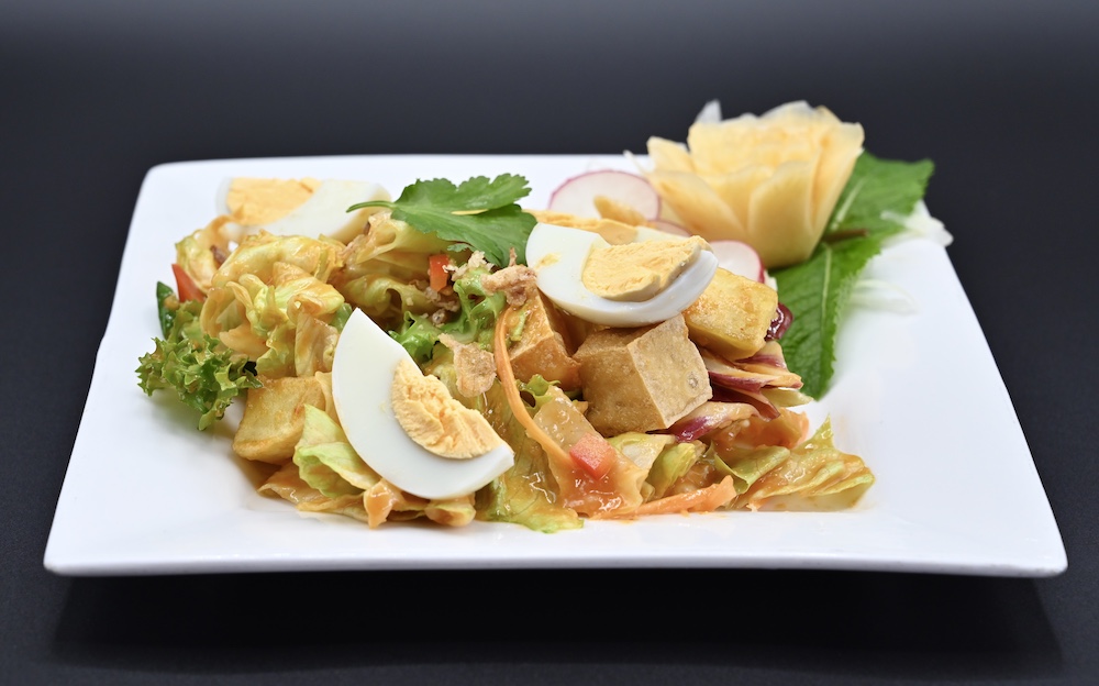 26. Thai Spice Salad (Salad Kag) (V) 🌶️
